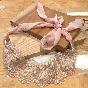 ModCloth Lace tie headband